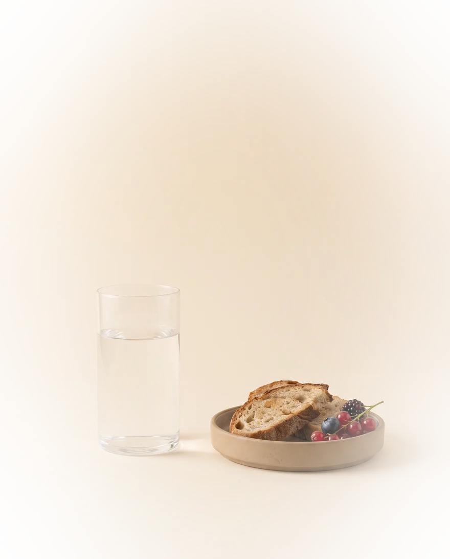 Glas water bij het ontbijt